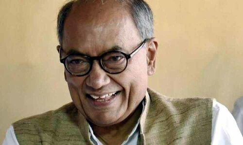 Sadhus in MP perform hatha yoga for Digvijaya Singh win