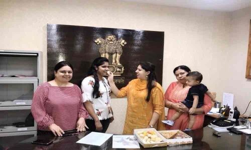 Dixit excels in CBSE exams