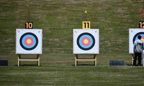 Praveen finishes in top-10