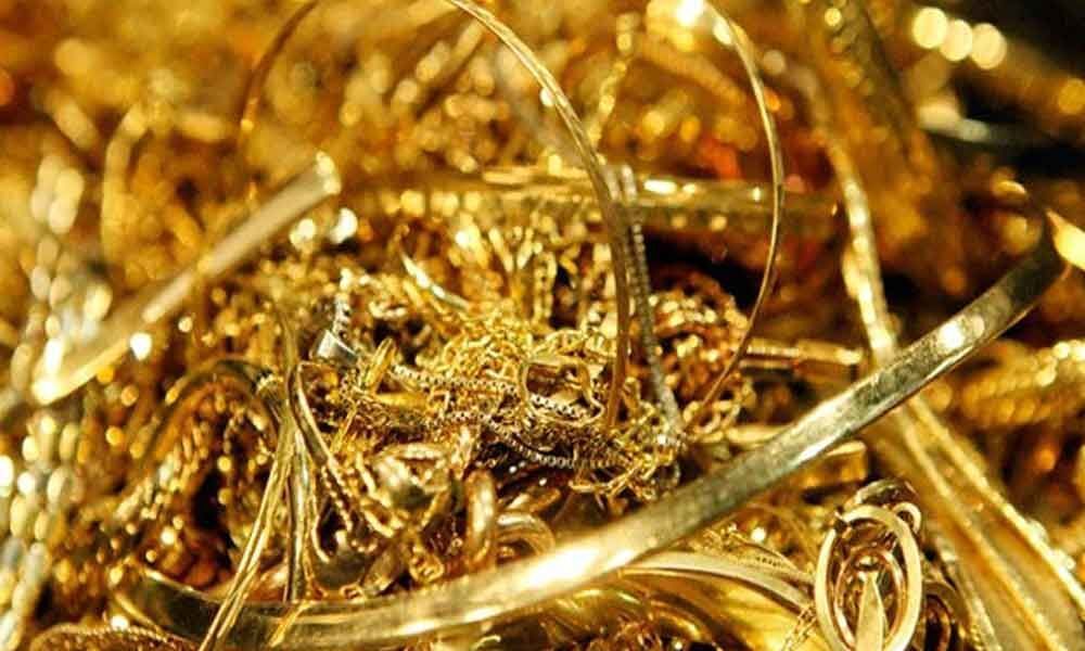 Thieves stolen Rs 20 lakh worth gold ornaments in Himayathnagar