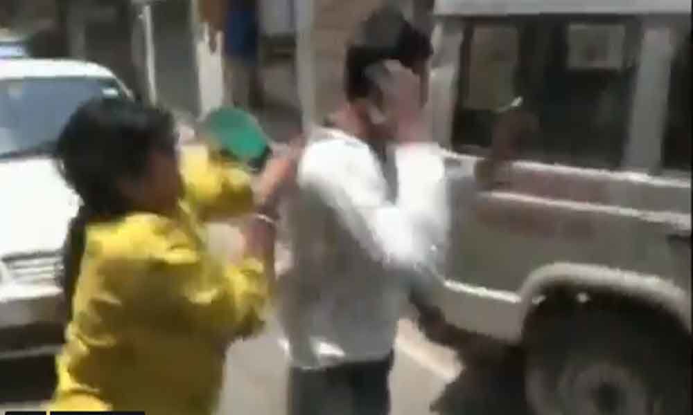 Watch: Man thrashed in Jamshedpur for posing as ACB officer, FIR filed