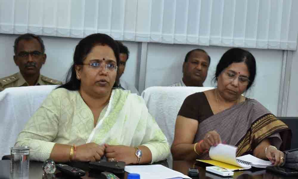 Mobiles not allowed in polling stations: Devasena