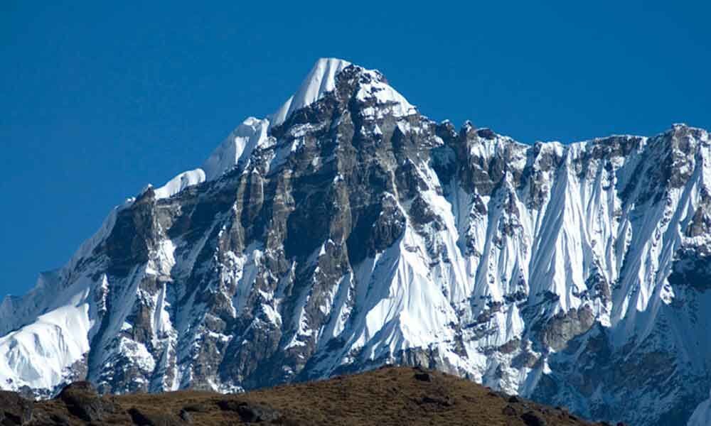 Mountaineer sets out to scale Mt Tenzingkhang