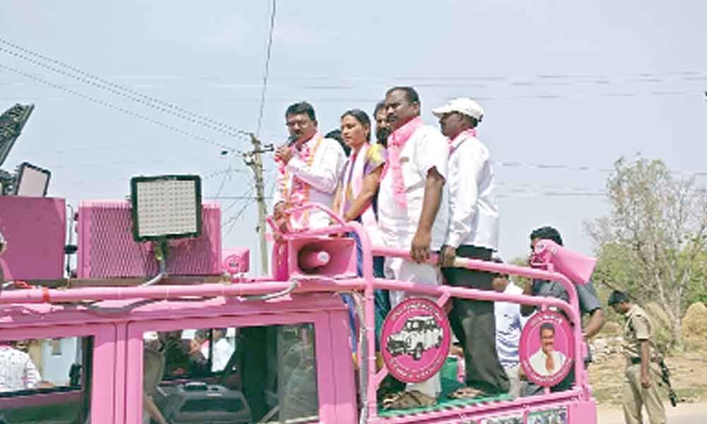 Support TRS to speed up pace of development: Niranjan Reddy