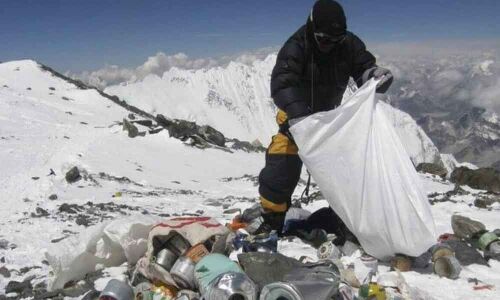 Five tons of garbage collected from Mount Everest