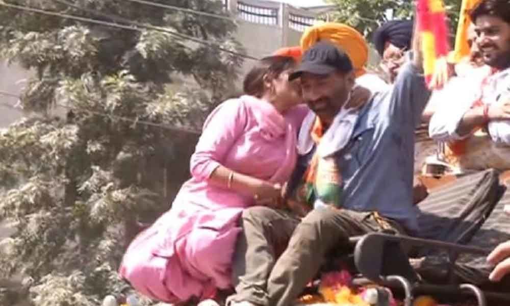 Watch: Woman kisses Sunny Deol during roadshow in Punjab