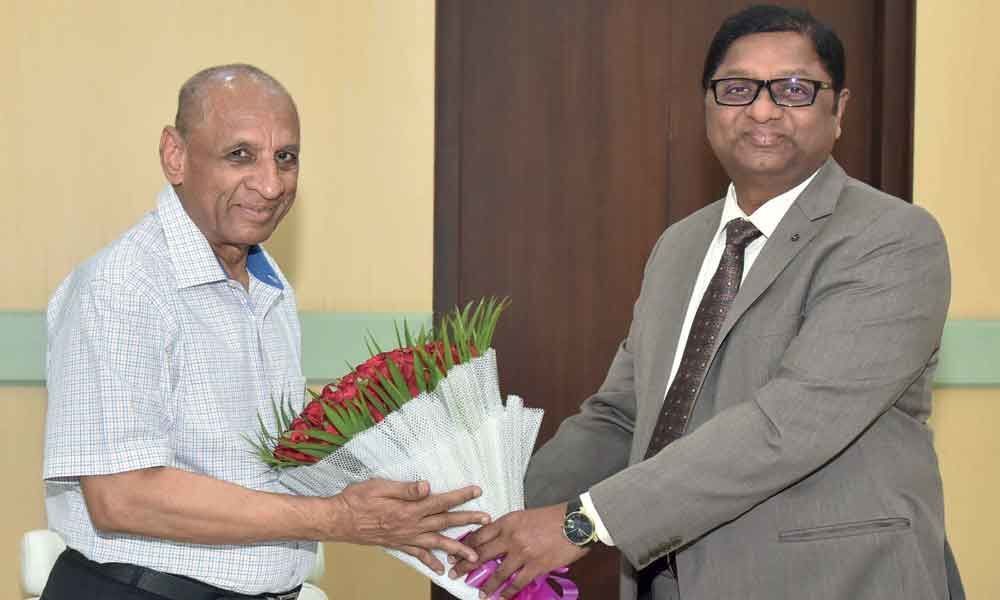 English and Foreign Languages University Vice-Chancellor calls on Governor