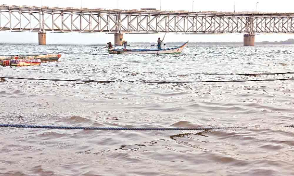 Despite summer, water level adequate in Godavari river