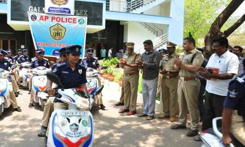 SP stresses on police-women partnership