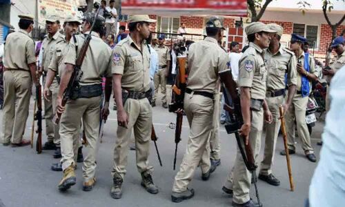 Cops crack down on encroachments