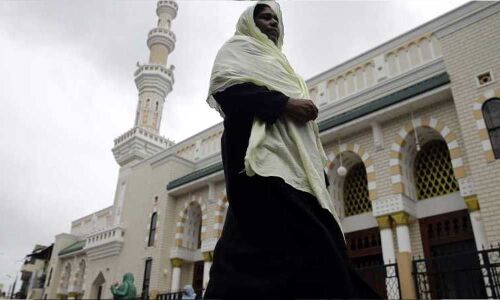 Sri Lanka slaps controls on mosques after Easter Sunday suicide attacks