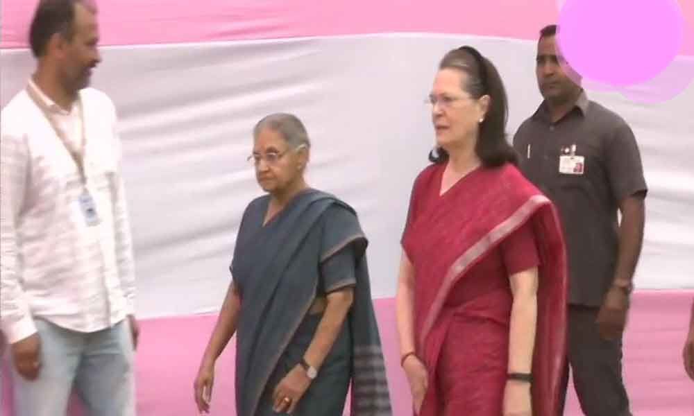 Sonia Gandhi casts her vote in Delhi
