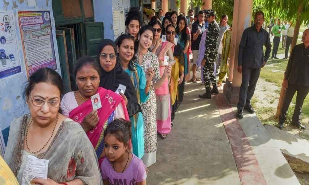 Amid violence Bengal registers over 55% polling till 1 p.m.