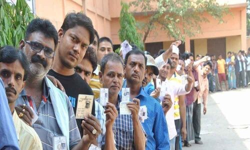 One killed, many injured as violence hits Bengal in Lok Sabha polls