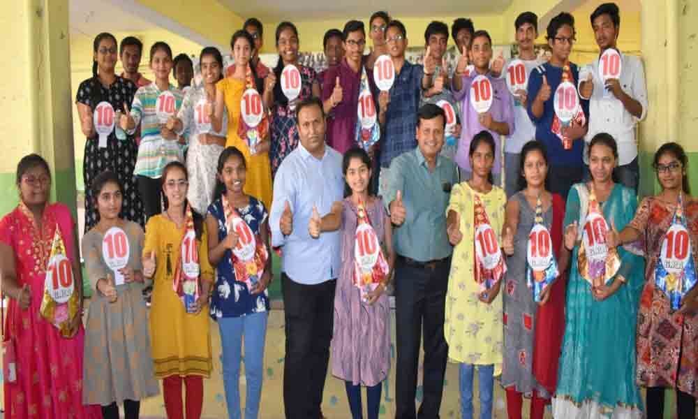 Siddartha students scores well in Karimnagar