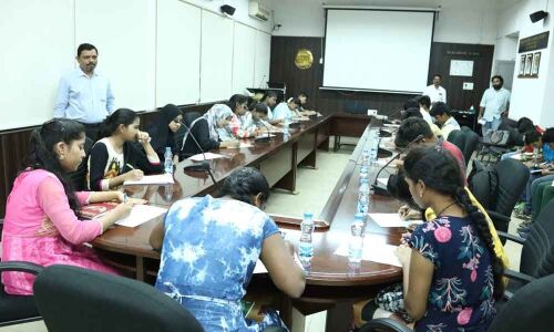 Extensive with English course begins at English and Foreign Languages University