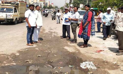 Corporator Sama Swapna Sunder Reddy inspects drain leakage