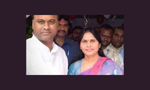 MLC polls: Komatireddy Laxmi files papers
