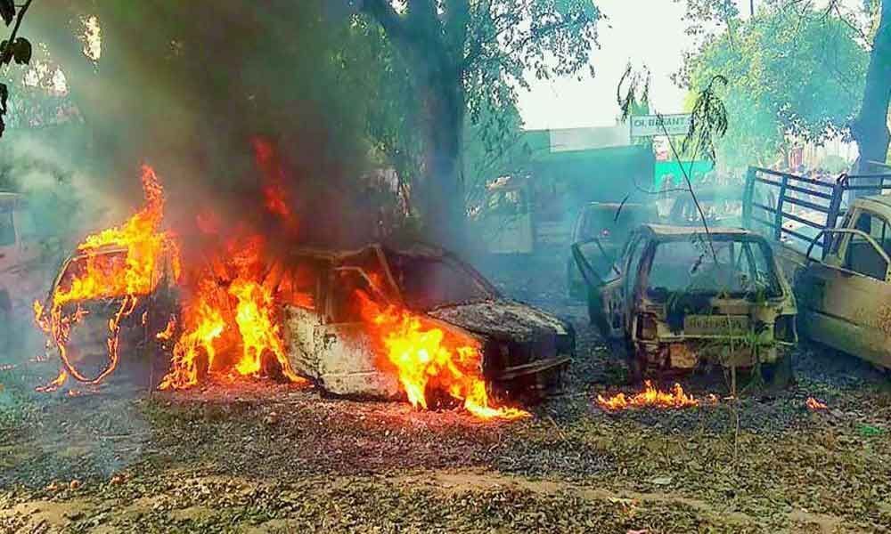 Maoists set vehicle on fire, releases poster to oppose road construction in Odisha