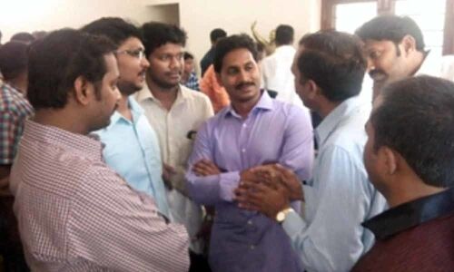 YCP chief conducted Prajadarbar in Pulivendula town