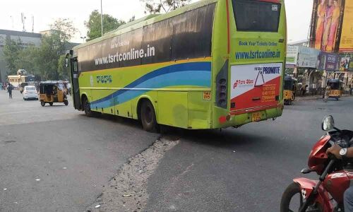 Dug-up stretch adds to traffic woes