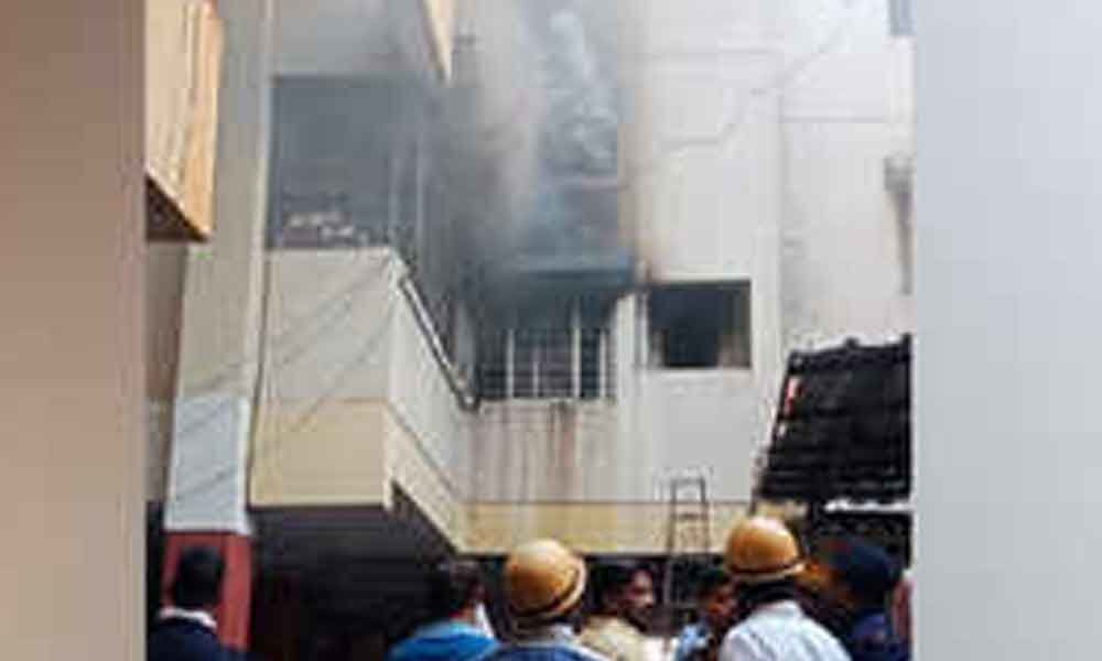 25 people saved from burning Pune building