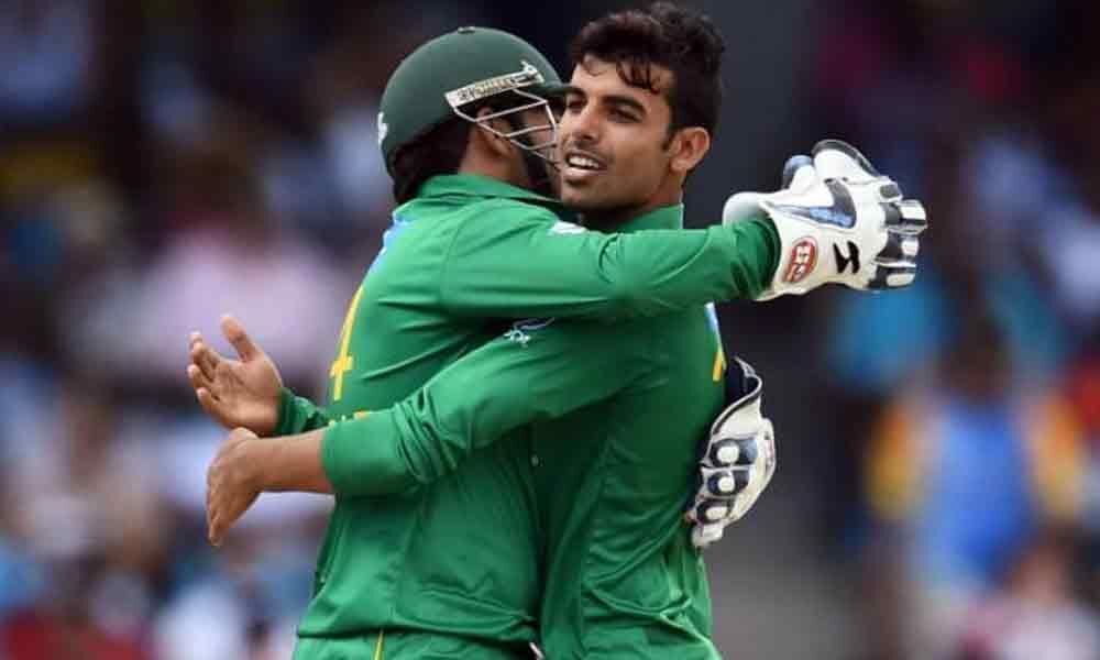 Pakistan bowlers must do well, says Shadab Khan