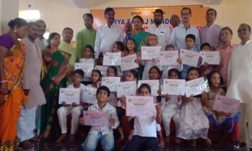 Summer camp teaches slokas to children