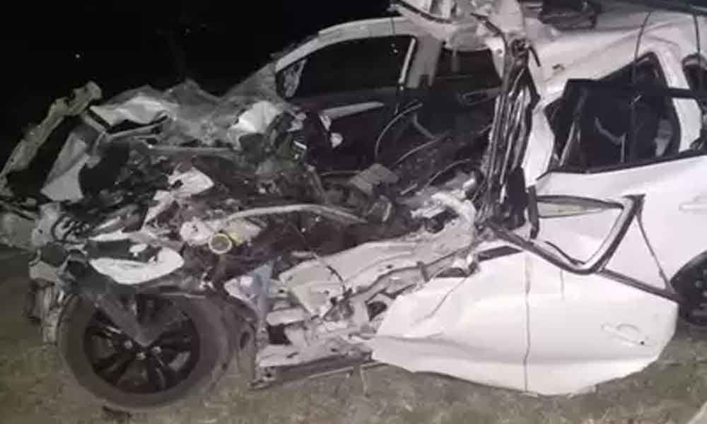 6 dead in road accident in UPs Deoria