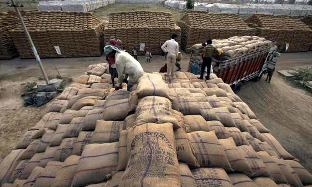 FCI team pats TS Govt for Paddy Procurement Policy