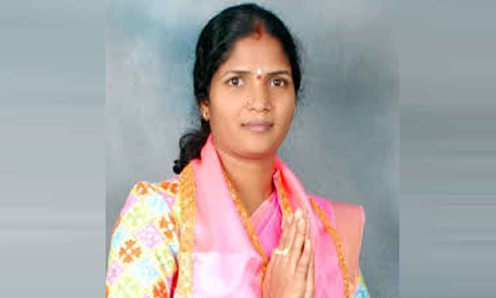 Corporator Alakunta Saraswati responds to peoples grievance