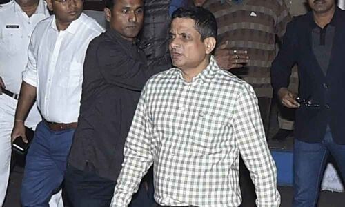 Saradha chit fund case: Supreme Court lifts stay on ex-Kolkata Police chiefs arrest