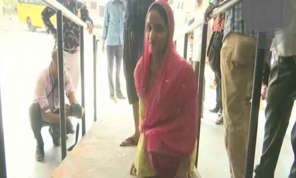 Specially-abled woman votes in Madhya Pradesh
