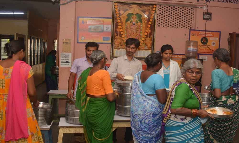 Three meals for Rs 10