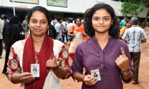 Re-polling underway in 2 Kerala Lok Sabha seats
