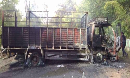 Maharashtra: Naxals call for bandh, torch truck in Gadchiroli