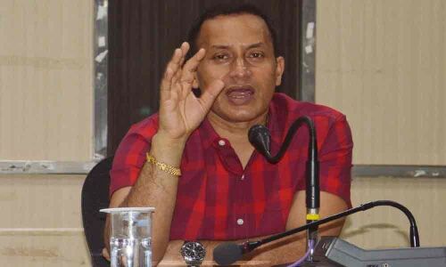 Collector inspects arrangements at counting centres