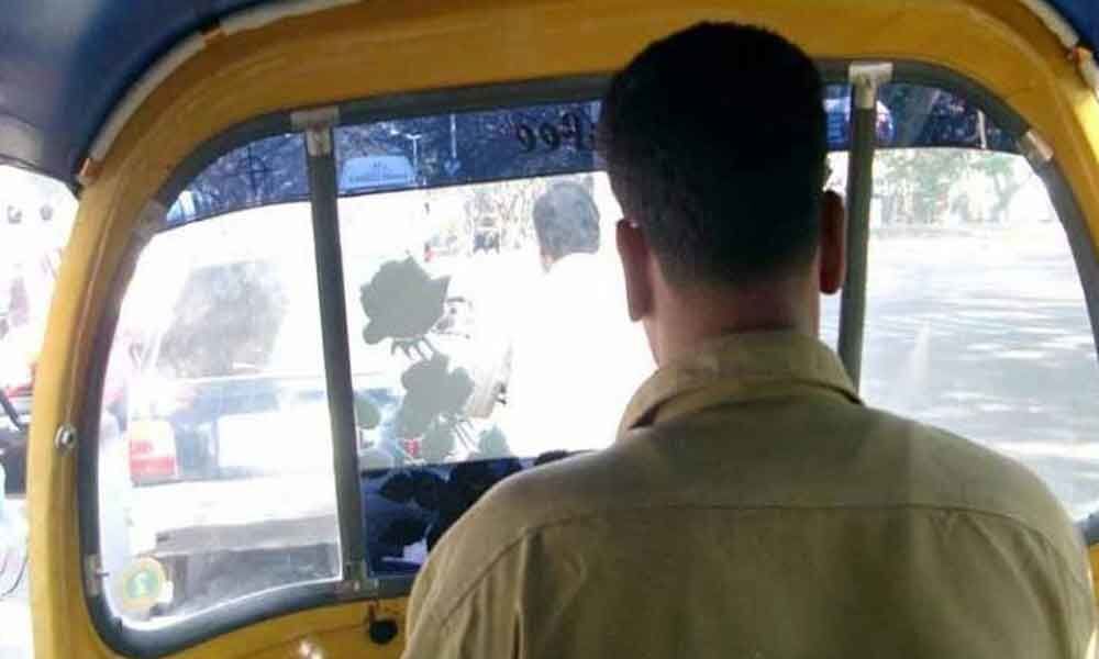Hyderabad: Auto driver turns good samaritan, returns Rs 1.5 lakh cash