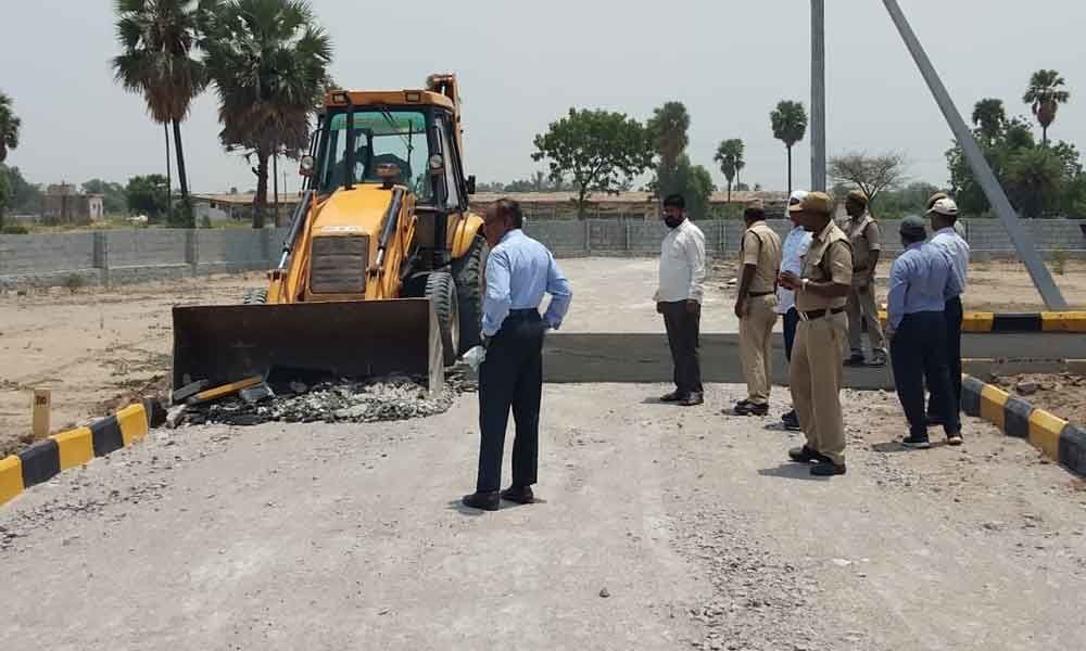 HMDA removes illegal layouts in Godumakunta