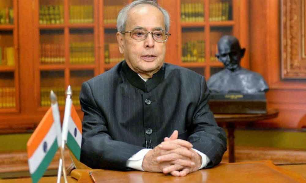 Amid criticism by Opposition, Pranab Mukherjee hails Election Commission