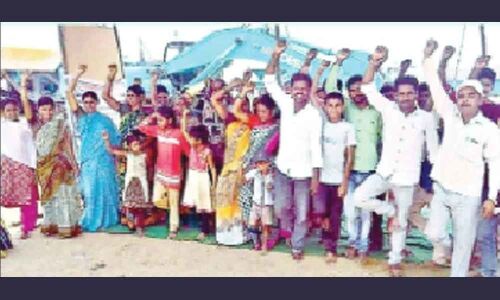 PRRLI oustees seek payment of dues