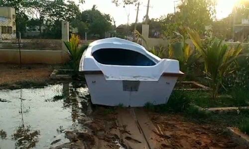 Empty Sri Lanka boat creates flutters in Nellore