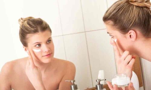 Heres why you should apply sunscreen indoors too