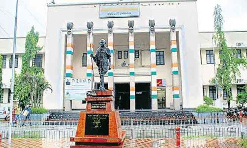 Congress files case in Lok Pal against CM