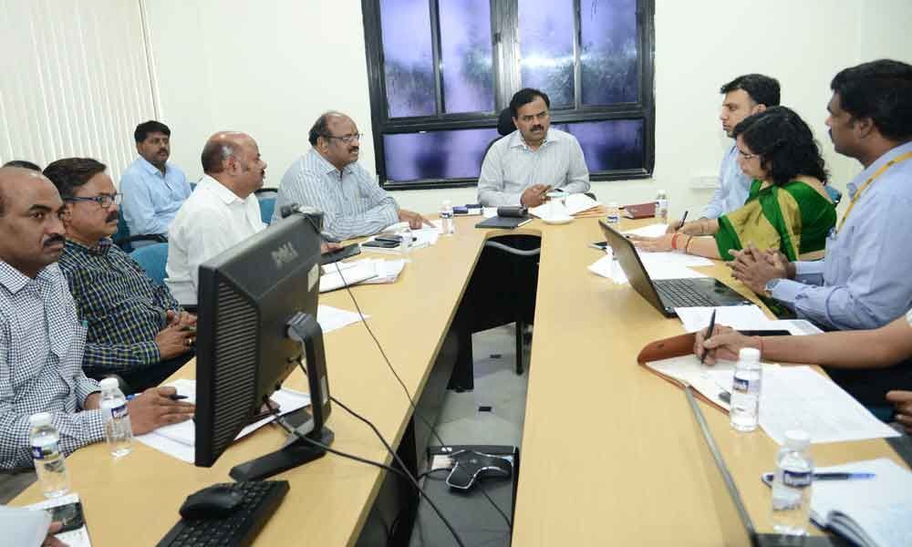 GHMC to accord priority to plaints on streetlights