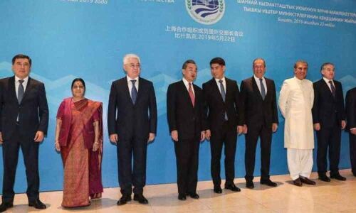 Sushma, Qureshi exchange pleasantries on sidelines of SCO meeting