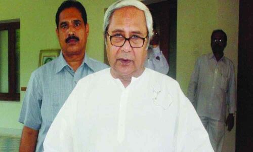 Modi congratulates Naveen Patnaik for retaining Odisha