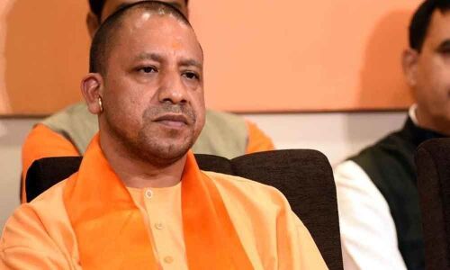 Yogi gets tumultuous welcome at BJP office in Lucknow