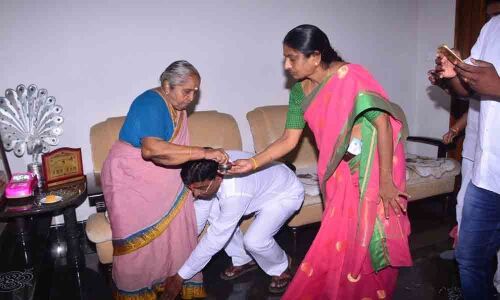 Firebrand Renuka left behind as Nama leads in Khammam