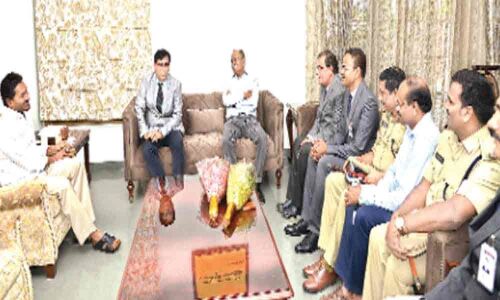 Top officials meet Jaganmohan Reddy